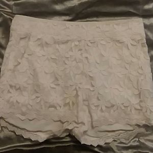 This is a Monteau original white shorts